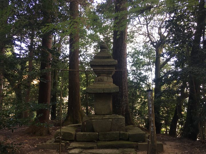 長寿寺の石造多宝塔